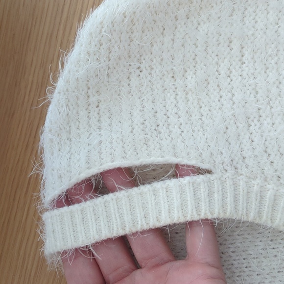 Dex Cream Fuzzy Sweater - Picture 3 of 7